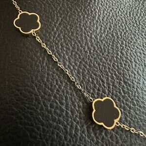 Minimalist Flower Necklace Black & Gold Tone